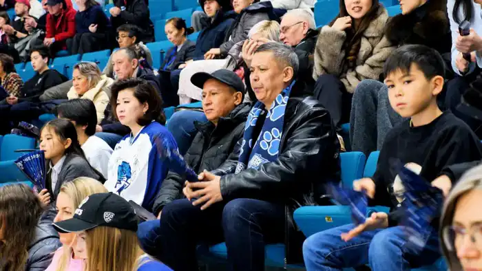 Необычную акцию в поддержку Конституционных реформ провели во время матча столичного хоккейного клуба «Барыс» (2)