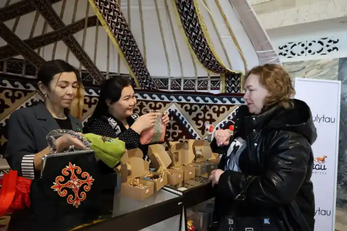 В аэропорту Жезказгана открылась площадка проекта «Одно село – один продукт» (2)