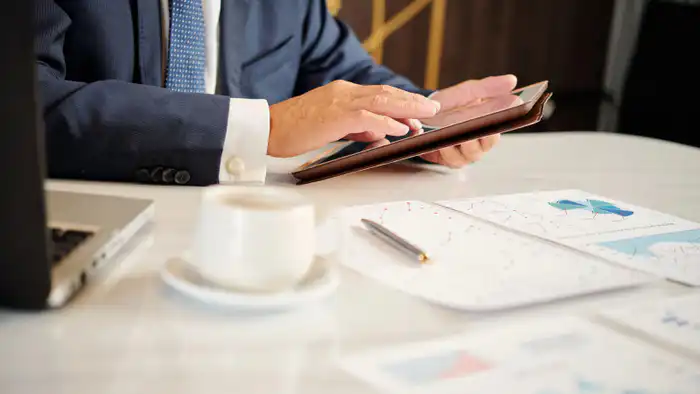 Токаев о сотрудниках нацкомпаний: Чай, кофе пьют, работой не загружены Астане