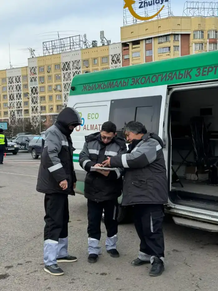 Проблема загрязнения воздуха в Алматы: результаты проверки автотранспорта выявили высокие уровни выбросов Астане