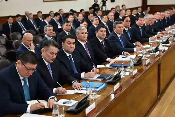 ПРЕЗИДЕНТ ПОЛОЖИТЕЛЬНО ОЦЕНИЛ ОПЫТ ТУРКЕСТАНСКОЙ ОБЛАСТИ ПО ИСПОЛЬЗОВАНИЮ ПОТЕНЦИАЛА СПЕЦИАЛЬНЫХ ЭКОНОМИЧЕСКИХ ЗОН (2)