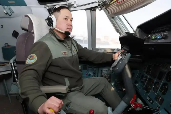 Пилот Национальной гвардии посвятил свыше 900 часов полетам (2)