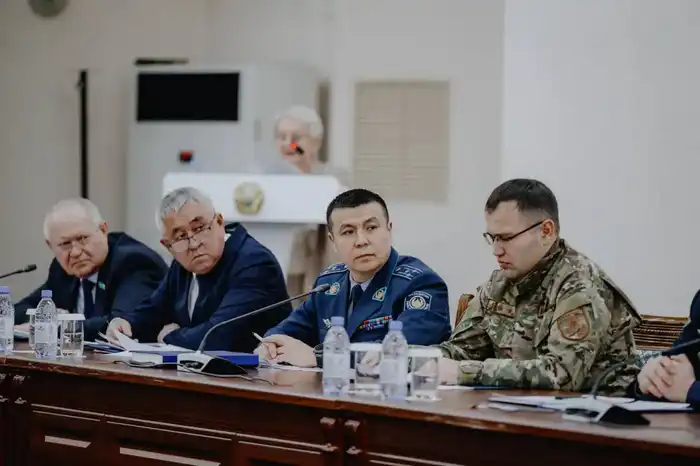 На заседании акимата рассмотрели два приоритетных вопроса - дальнейшнего социально-экономическое развитие региона и подготовку к паводковому периоду (10)