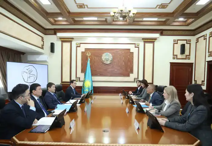 Встреча двух миров: Нурдаулет Килыбай и Рашед Мустафа Сарвар обсуждают будущее детей Казахстана Астане