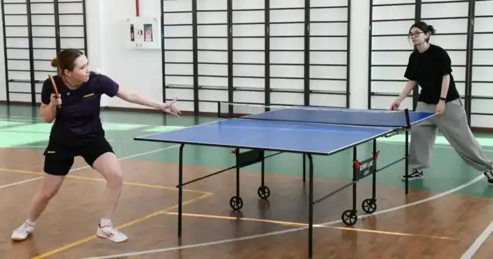 В Астане разгорелся спортивный дуэльный огонь: студенты вузов и колледжей сражаются за победу в настольном теннисе Астане