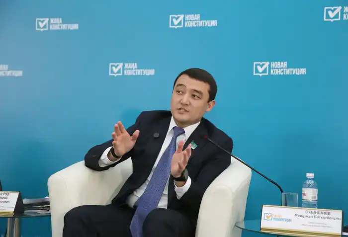 В Алматы прошло первое заседание городской Коалиции, посвященное разъяснению новой Конституции и прав граждан. Астане