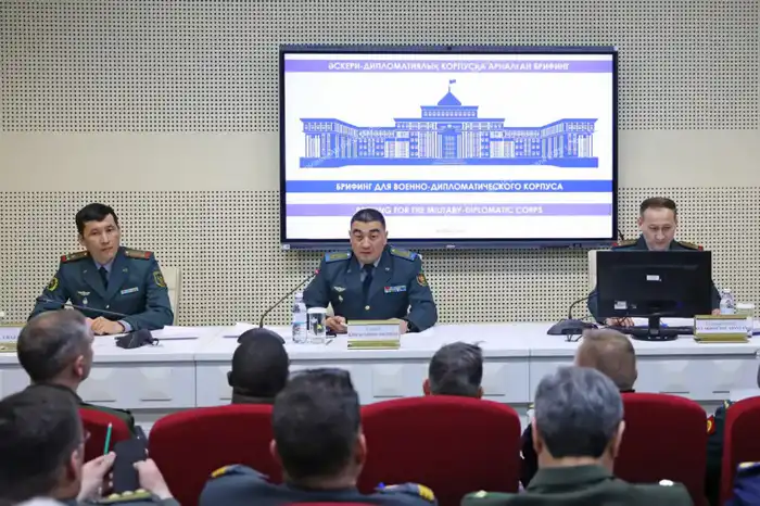 В Астане Министерство обороны организовало брифинг для военных дипломатов (3)