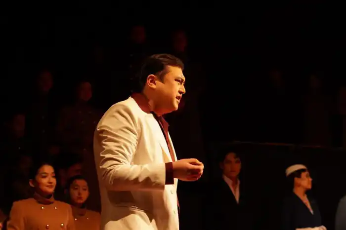 Спектакль «Екі ғұмыр» в Астане: исследование проблемы наркомании среди молодежи Астане