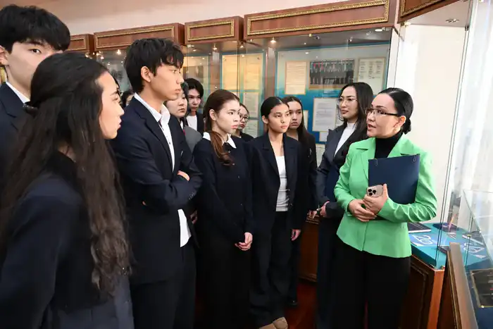 Учащиеся Канадской международной школы г. Астана на экскурсии в МИД РК Астане