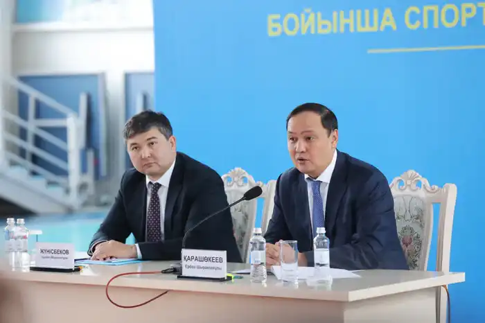 Ербол Карашукеев встречается с трудовыми коллективами и спортсменами в Таласском районе для обсуждения новой Конституции Астане