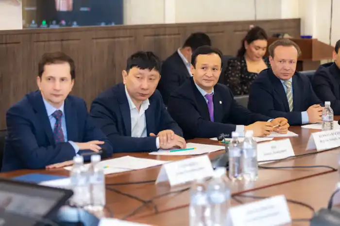 Арман Шаккалиев провёл первое заседание обновлённого Общественного совета (4)