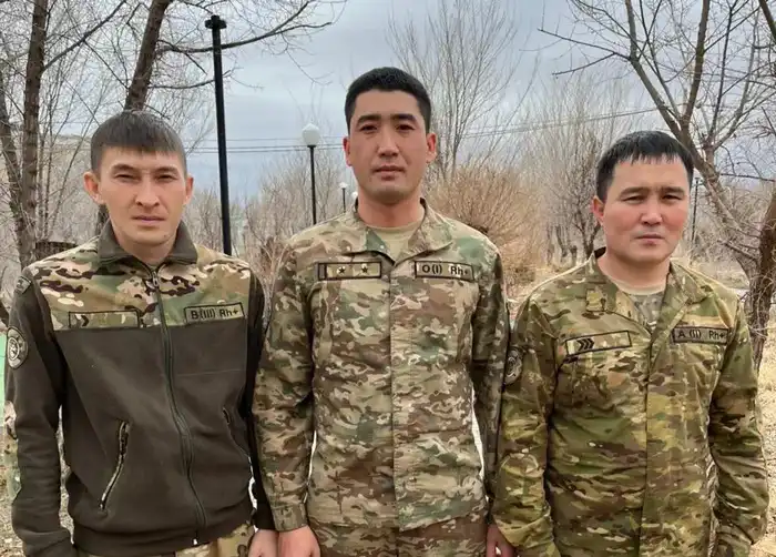 Национальная гвардия Казахстана демонстрирует героизм при эвакуации жителей во время пожара в Алатау Астане