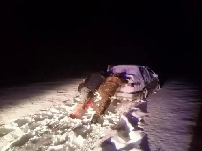 Снежные ловушки: 145 жизней спасены в метели Казахстана Астане