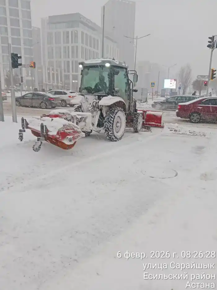Снегопад в Астане более 3000 дорожных рабочих и 1700 единиц спецтехники Астане