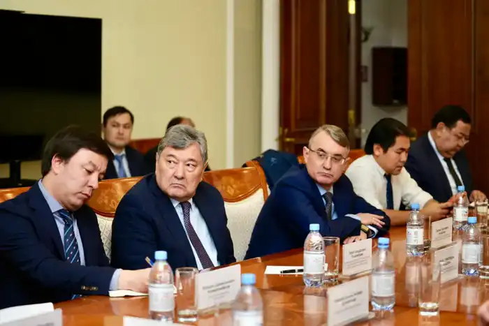 Ерлан Аккенженов обсудил реформу ТЭК в регионе Астане