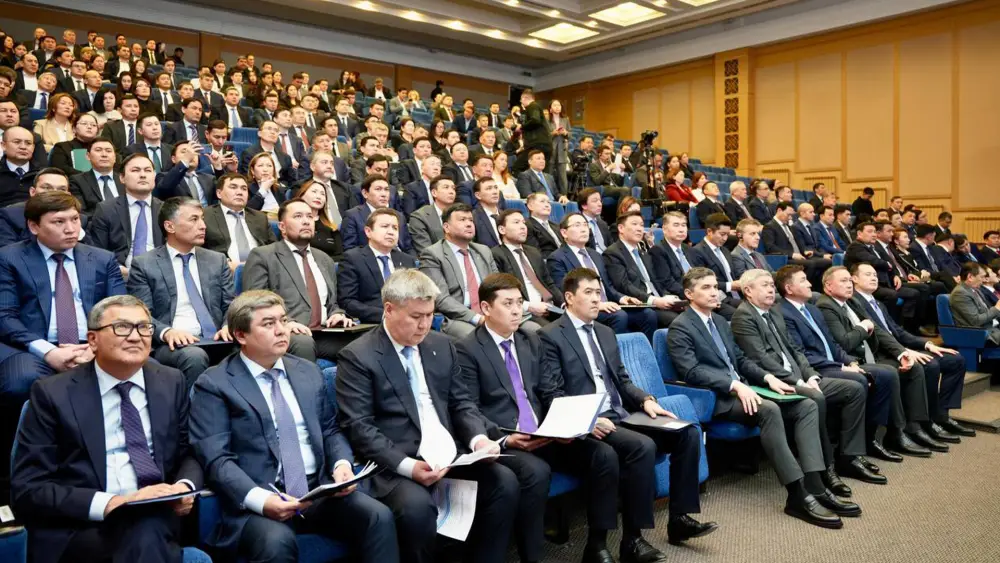 Приоритеты Минэнерго: Роман Скляр обсудил развитие энергетической независимости и новые возможности в геологоразведке и переработке нефти Астане