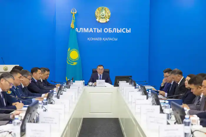 Обсуждение мер по профилактике правонарушений и борьбе с коррупцией на заседании комиссии в Алматинской области Астане