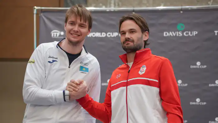 Теннисист сборной Монако Хьюго Нис, занимающий 17-е место в парном разряде, высказал свое недовольство казахской кухней, отметив, что конина ему не понравилась. Астане