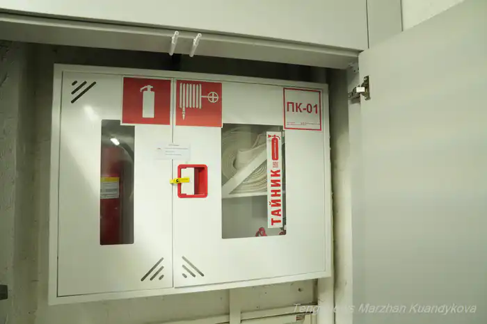 Так теперь выглядят противопожарные шкафы в ЖК 'Семь бочек'.