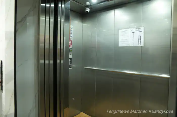 Один из новых лифтов в ЖК 'Сем бочек'.