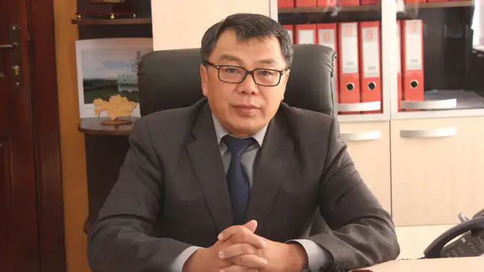 Прокуратура Абайской области оспорила решение Бескарагайского районного маслихата о присвоении звания почётного гражданина экс-акиму Нурлану Сыдыкову, осуждённому за взятку. Астане