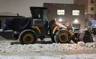 Снегоуборочные работы в Астане: почти 2 000 единиц спецтехники обеспечивают безопасность на дорогах