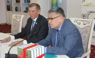 Презентация книг Жолтая Әлмашұлы в Алматы