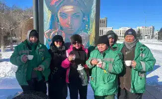 Пенсионеры Астаны благодарят коммунальщиков акцией