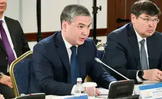 Министр Ерсайын Нагаспаев сообщил о регистрации 3 490 заявок в Реестре казахстанских товаропроизводителей и важности борьбы с 'лжепроизводителями'.