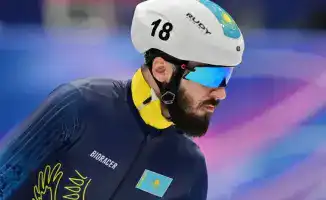 Денис Никиша в полуфинале шорт-трека на Олимпиаде в Милане