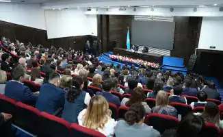 Трансформация государственной службы в Казахстане: Принципы открытости и человекоориентированности