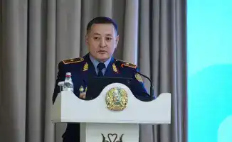 Обсуждение общественной безопасности: Глава полиции Шымкента встречается со студентами для профилактики правонарушений