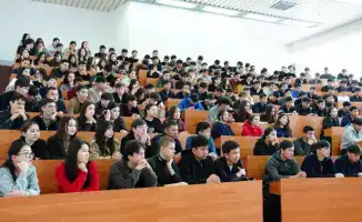 Обсуждение мер защиты женщин от насилия на встрече в университете