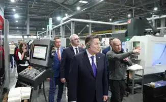 Посещение делегацией ВКО завода «Комплекс Агро» в Барнауле: инновации в сельхозтехнике и их влияние на агропромышленность