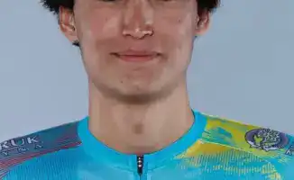 Мансур Бейсембай завоевал серебро в групповой гонке на чемпионате Азии по шоссейному велоспорту