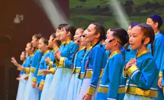 Отчетный концерт студии «Жас сарбаз» в Астане: выступления детей для военнослужащих и их родителей