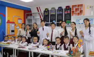 Школьники Рудного участвуют в международной акции по сбору макулатуры «Таза Қазақстан»