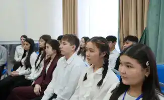 «Капля за каплей к спасению будущего»: в Астане прошел экочас для студентов колледжей