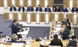 Шалкар Байбеков подчеркивает международные приоритеты в области образования, культуры и экологии на заседании Комиссии по конституционной реформе