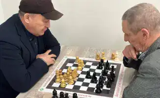 Шашки в Астане: пенсионеры показывают класс!