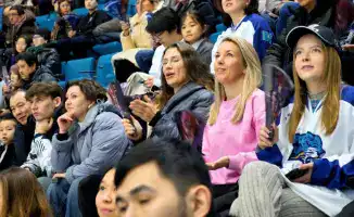 Хоккей и Конституция: флаг единства в Астане!