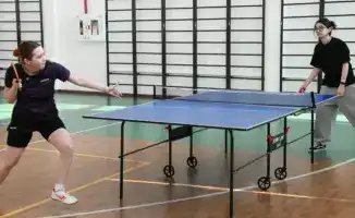 В Астане разгорелся спортивный дуэльный огонь: студенты вузов и колледжей сражаются за победу в настольном теннисе