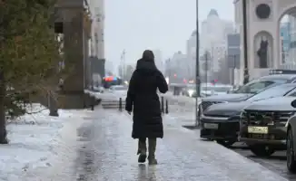 В Астане предложили изменить подход к уборке снега и наледи в общественных местах, что вызвало обсуждение на заседании маслихата.