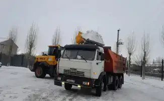 В Астане развернута масштабная снегоуборочная кампания с использованием 1,7 тысячи единиц спецтехники