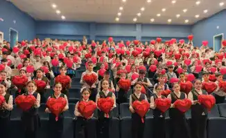 Сердца школьников Астаны наполнились благодарностью в день единства