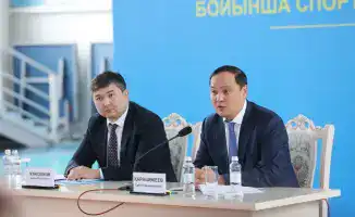 Ербол Карашукеев встречается с трудовыми коллективами и спортсменами в Таласском районе для обсуждения новой Конституции