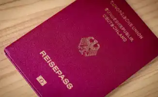 Задержание семей с двойным гражданством в аэропорту Астаны: вопросы миграционной политики