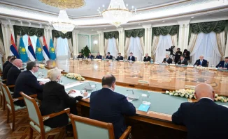 Торговля, инвестиции и ИИ: переговоры Токаева и Вучича в Астане