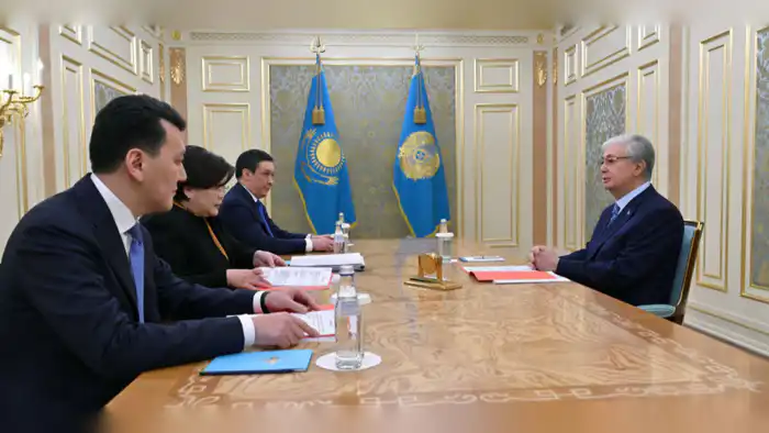 Токаев акцентирует внимание на предложениях граждан по новой Конституции в рамках рабочей встречи с Конституционной комиссией Астане