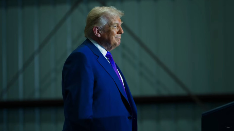 Трамп обещает уничтожить ракетную индустрию и флот Ирана: США готовят удары Астане